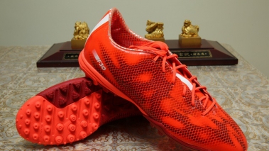 【Adidas F30红龙+Nike 刺客10骚粉+Puma evopower鸳鸯】新入球鞋静待伤愈~ ... ... .. ...